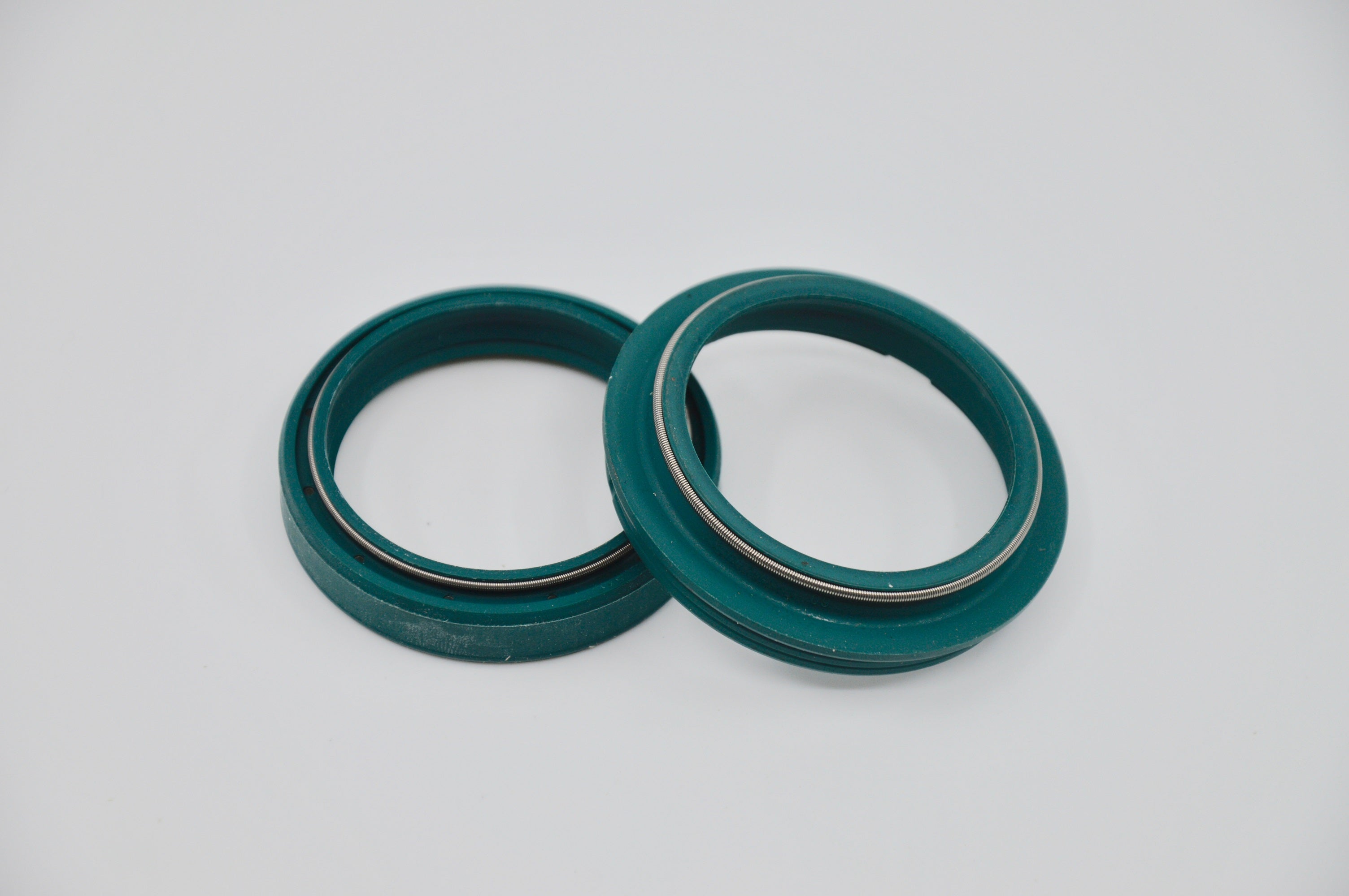 SKF Oil & Dust Seal Kit 43 mm. - ZF SACHS