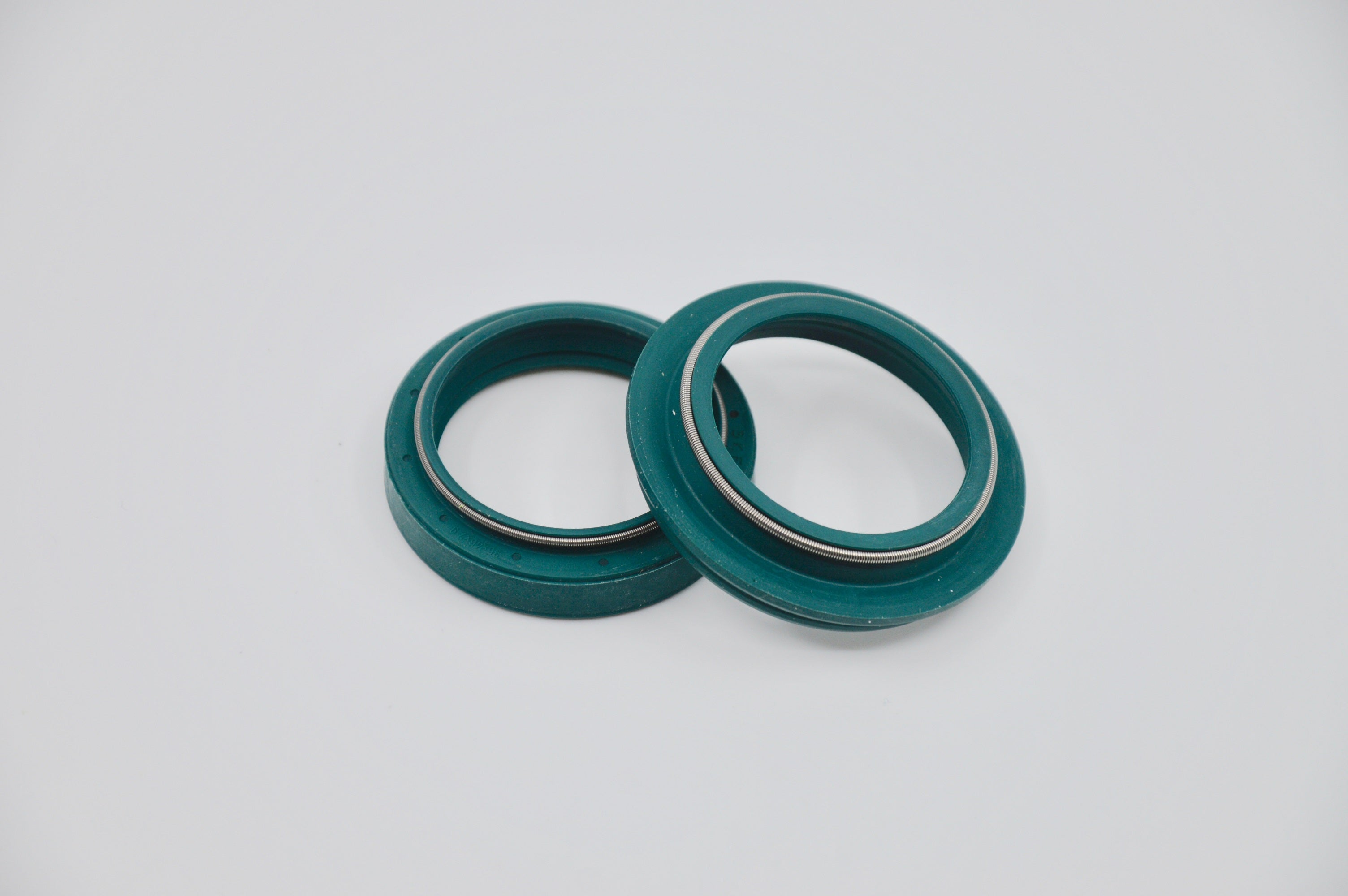 SKF Oil & Dust Seal Kit 35 mm. - WP '17-up